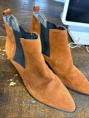Cougar Rust Suede Pointed Toe Chelsea Booties